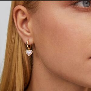 Kendra Scott  Ari Heart Gold Hoop Earrings In Purple